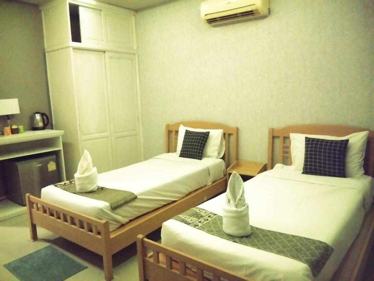 Lenny's Koh Samui Hotel 2*